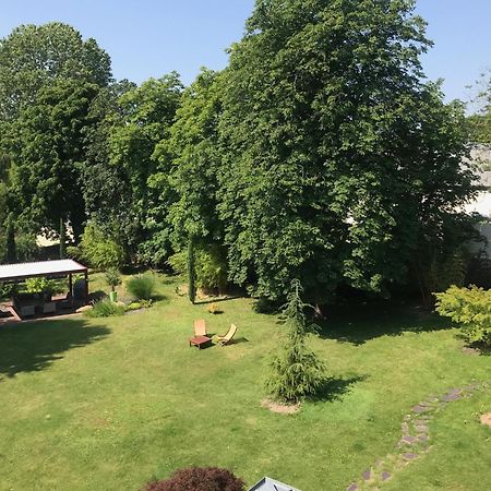 Appartement De 100M2 Dans Un Parc A 20 Mn Du Centre De Paris Garches Bagian luar foto