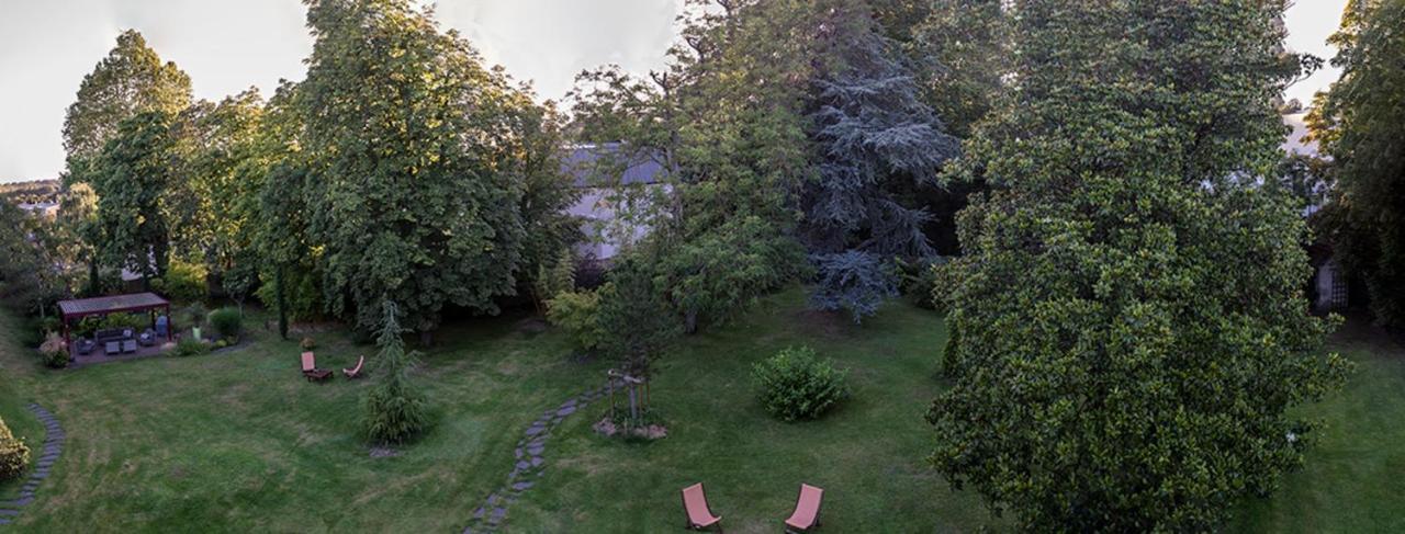 Appartement De 100M2 Dans Un Parc A 20 Mn Du Centre De Paris Garches Bagian luar foto