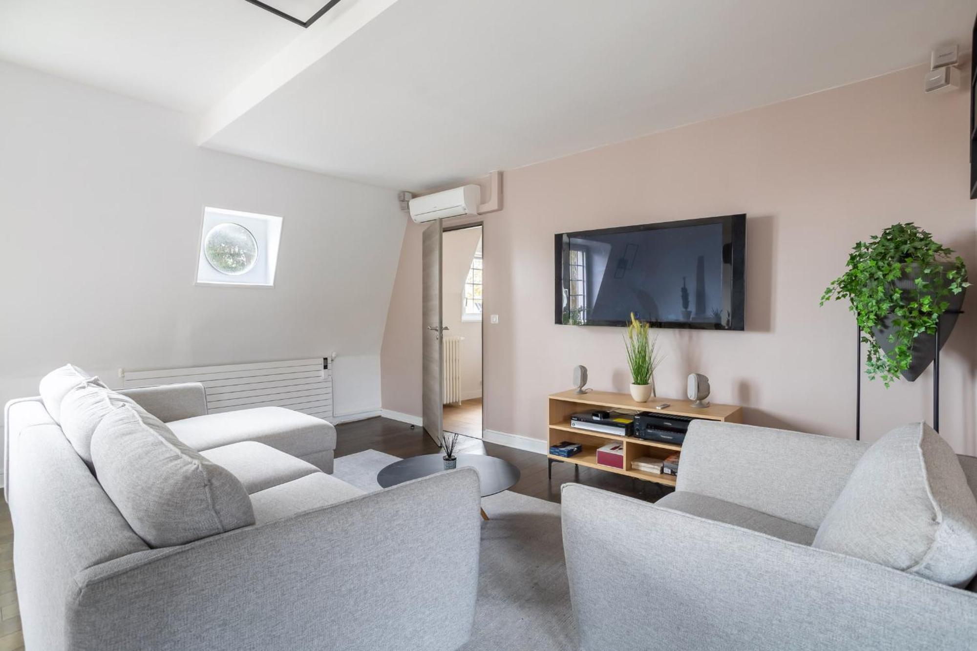 Appartement De 100M2 Dans Un Parc A 20 Mn Du Centre De Paris Garches Bagian luar foto